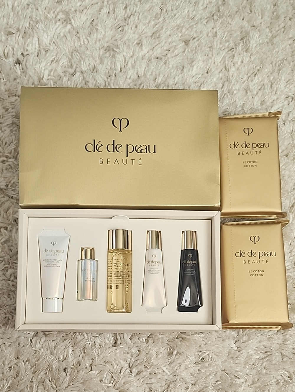 Clé de Peau Beauté Travel Care Kit